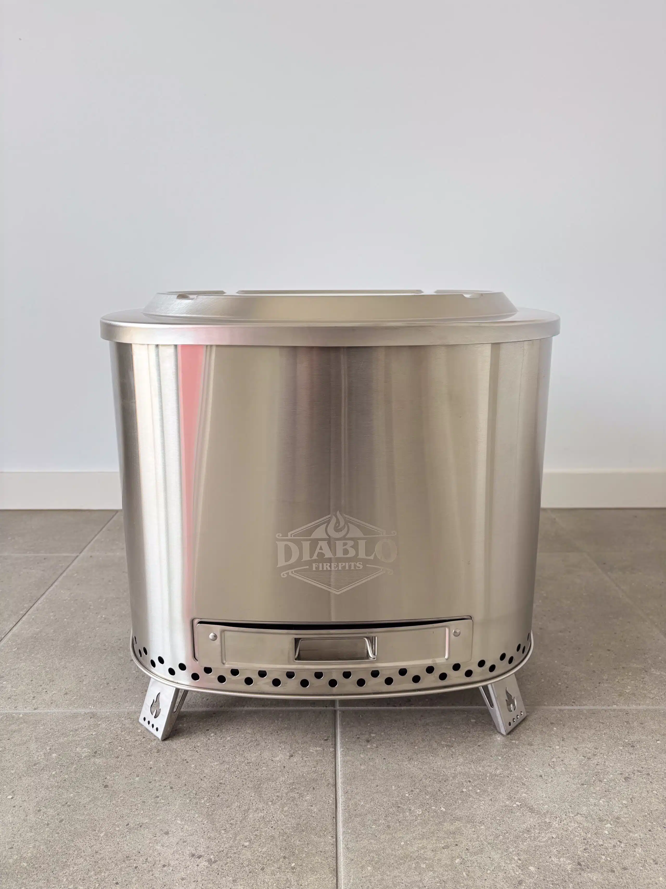 Diablo Smokeless Fire Pit 500mm with Adjustable Grill, Lid & Carry bag - Image 1