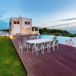 La Mesa Retractable 10-Seat Outdoor Dining Table - Image 4
