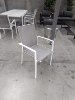 La Mesa Retractable 10-Seat Outdoor Dining Table - Image 11