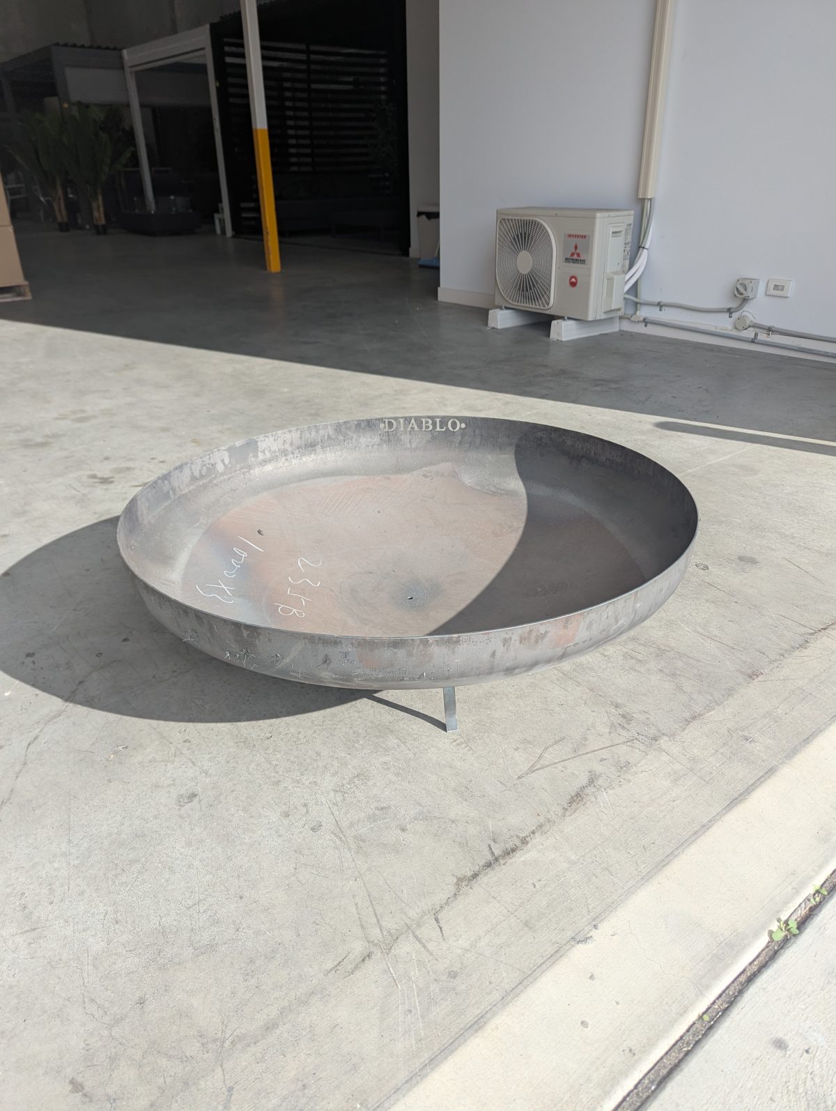 Diablo Carbon Steel Fire Pit 1000mm x 325mm - Image 2