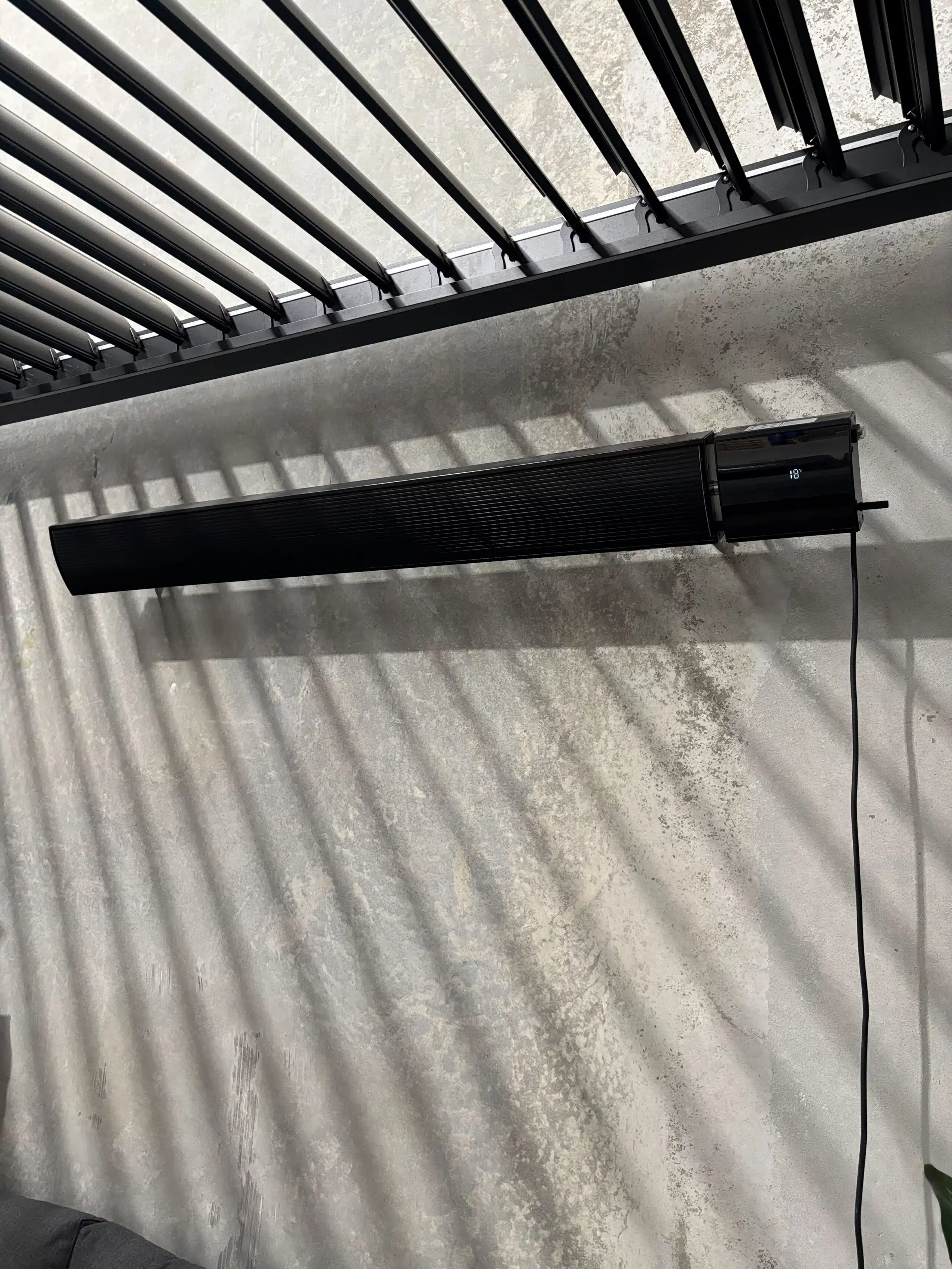 Outdoor hq infrared heater sleek and durable