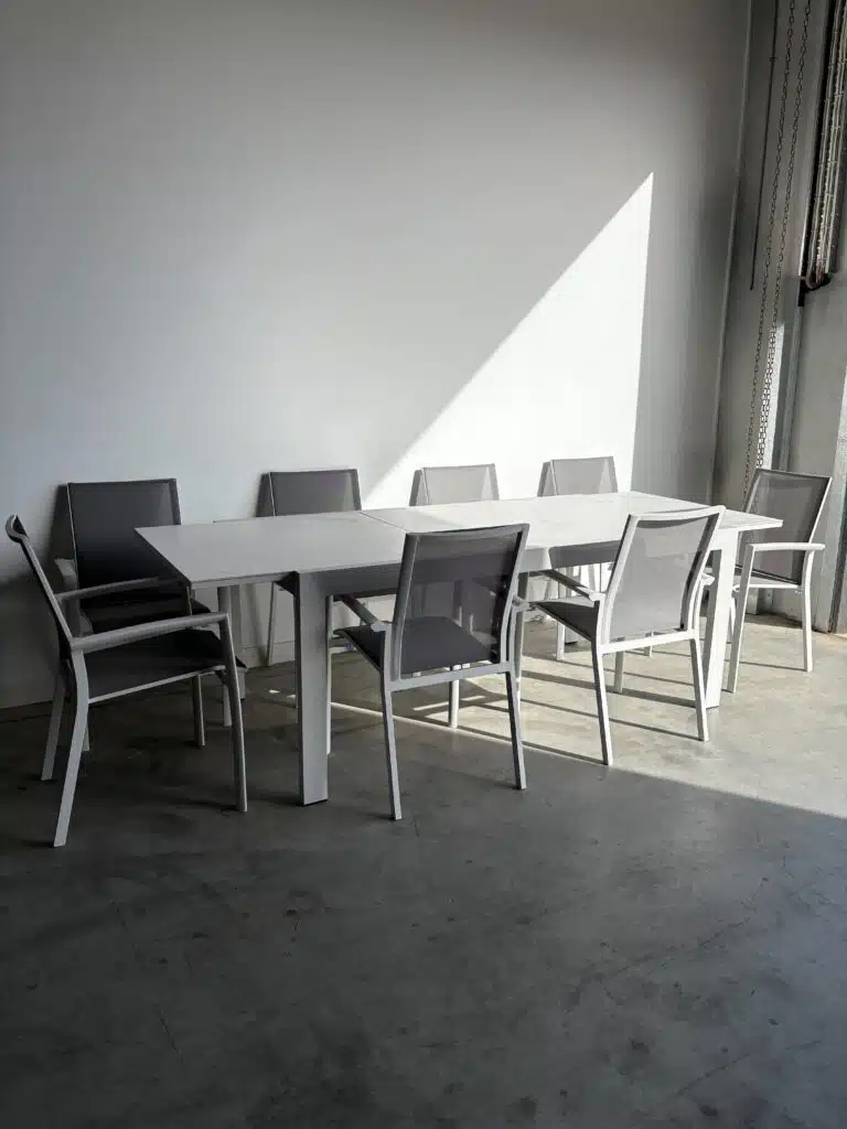 La mesa retractable 10 seat outdoor dining table