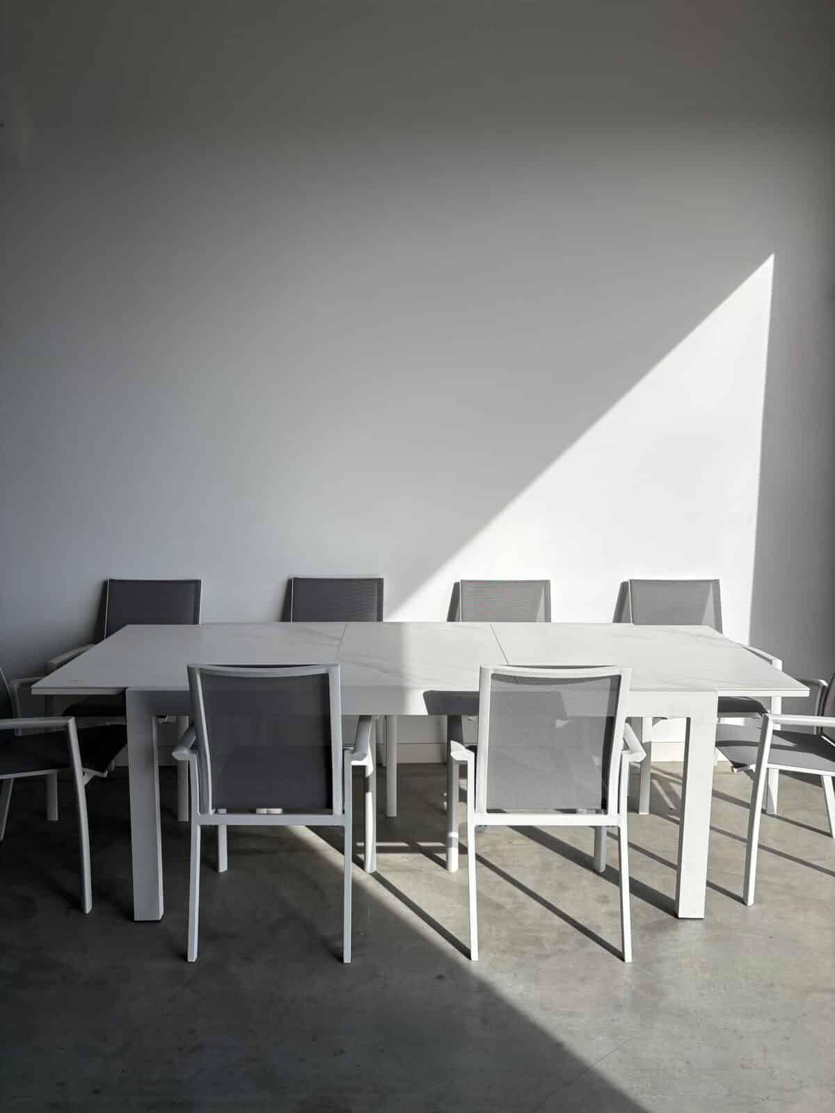 La Mesa - Premium 10-Seat Aluminium Outdoor Dining Table Set - Image 2