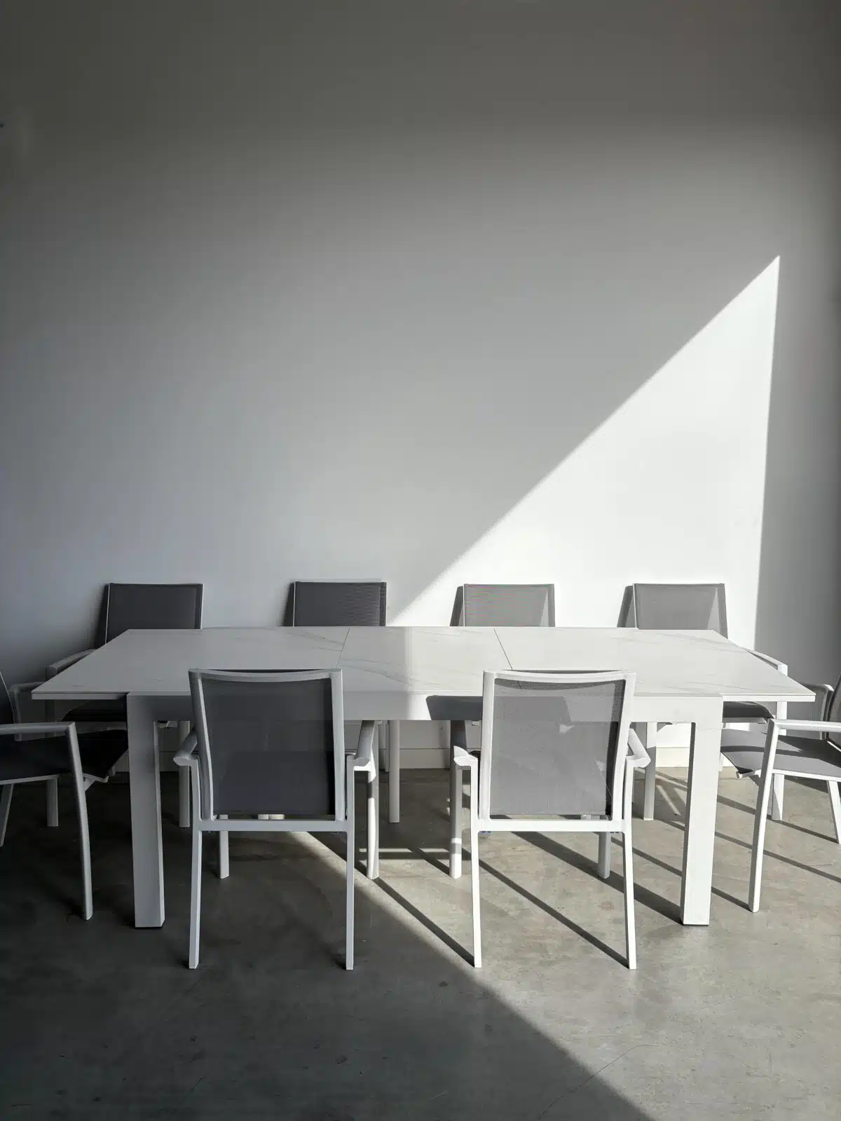 La Mesa - Premium 10-Seat Aluminium Outdoor Dining Table Set - Image 2