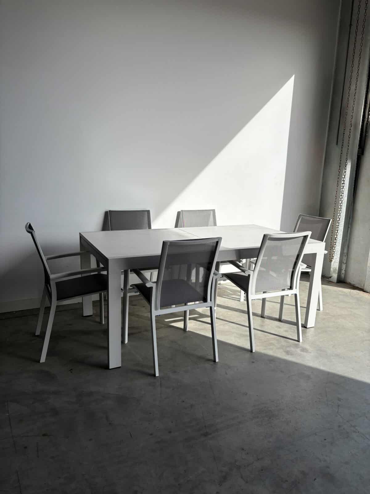 La Mesa - Premium 10-Seat Aluminium Outdoor Dining Table Set - Image 3