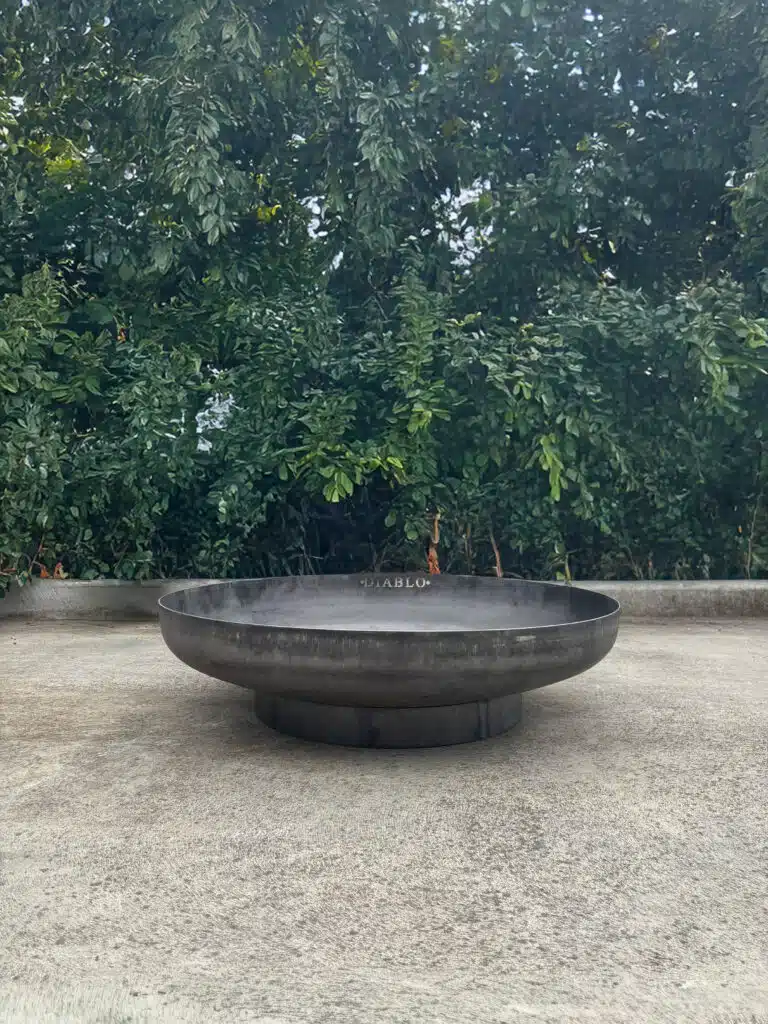Carbon steel fire pit 1000mm x 3mm with 450 x 60 x 3mm base