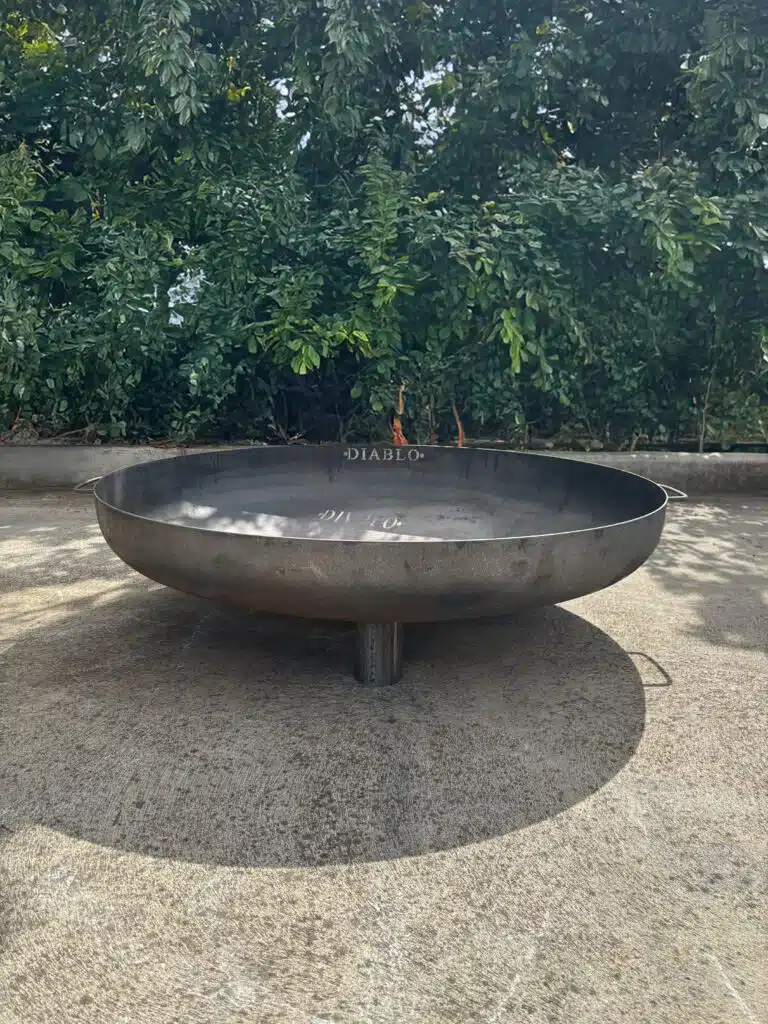Carbon steel firepit 1000mm x 3mm with base