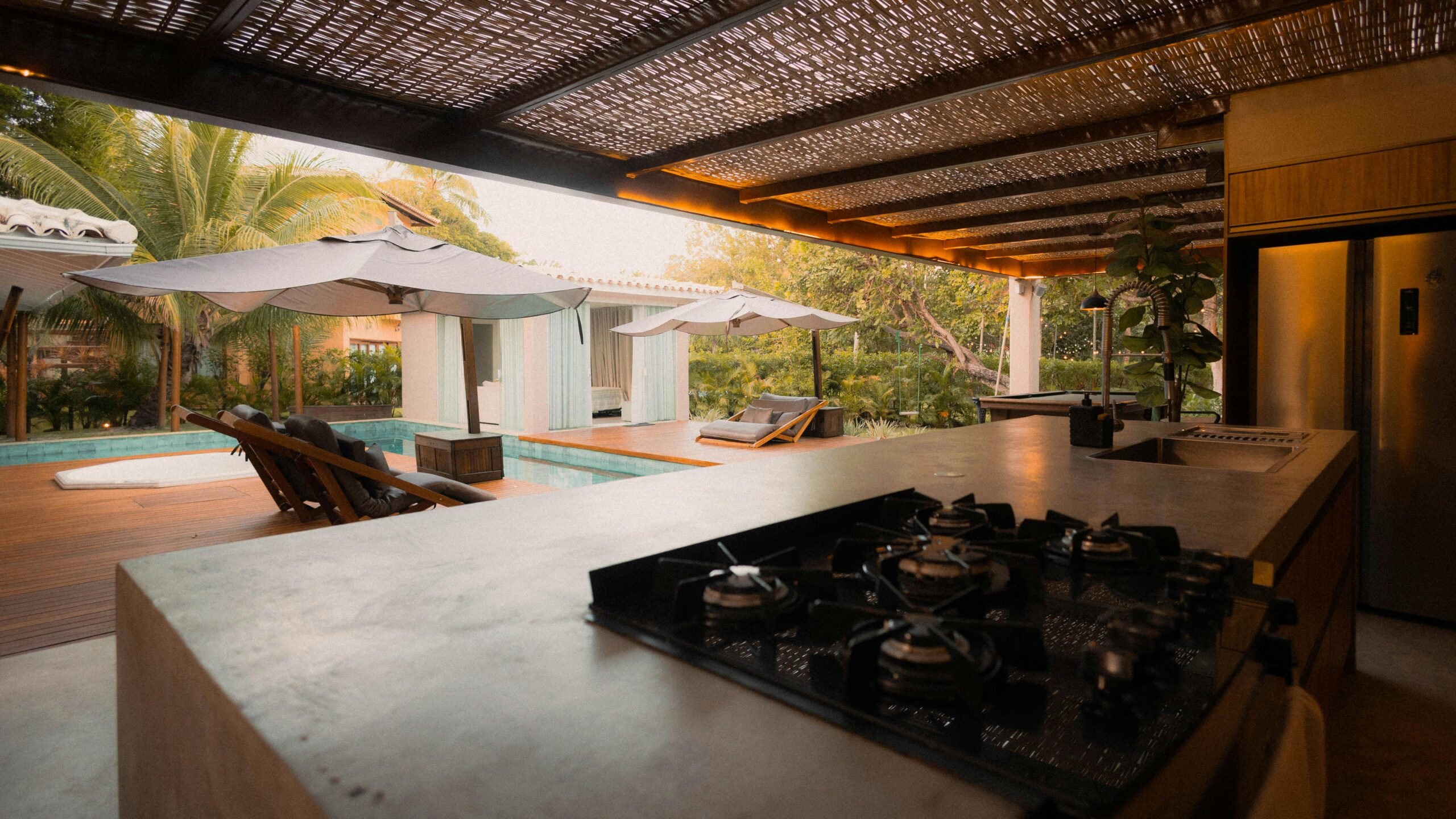 luxury outdoor kitchens